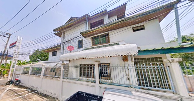 MRT สุทธิสาร 700 ม.ห้วยขวาง 5นอน รัชดา18 ให้เช่าบ้านเดี่ยว 3 ชั้น 100ตร.วา. 450ตร.ม. 4 น้ำ