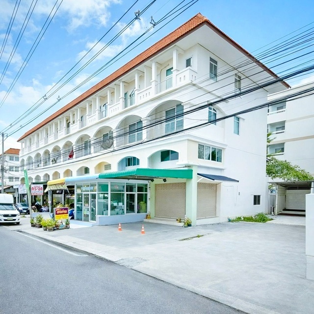 ทำเลศักยภาพเฟส 4 เหมาะสำนักงาน ร้านค้า หรือธุรกิจบริการ นิคมอมตะนคร 500 ม. ปั้มบางจาก อาคารพาณิชย์ 4 ชั้น 3 นอน 1 น้ำ  352 ตร.ม.