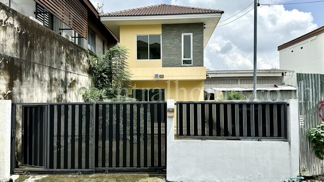 บ้านเดี่ยว 50 ตร.วา ซอยสุคนธสวัสดิ์ 20 ลาดพร้าว บัานไม่เคยเข้าอยู่