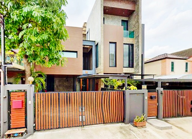 ใกล้เมเจอร์ รัชโยธิน 700 ม. 25ตร.วา. 200 ตร.ม.ระบบโซลาร์เซลล์ รัชดา วิภาวดี35-40 BTSรัชโยธิน 700ม.ให้เช่าทาวน์โฮม 2 ชั้น