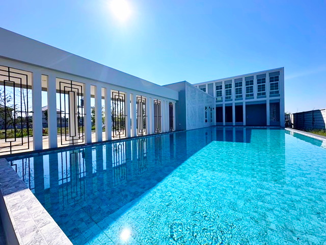 บ้านเดี่ยว 2ชั้น สระว่ายน้ำ 52ตร.วา 4นอนอยู่วิทยา ใกล้ มเทคโนโลยีมหานคร  900ม. บิ๊กซี หนองจอก2.23กม. แม็คโคร 5แอร์ 3น้ำ