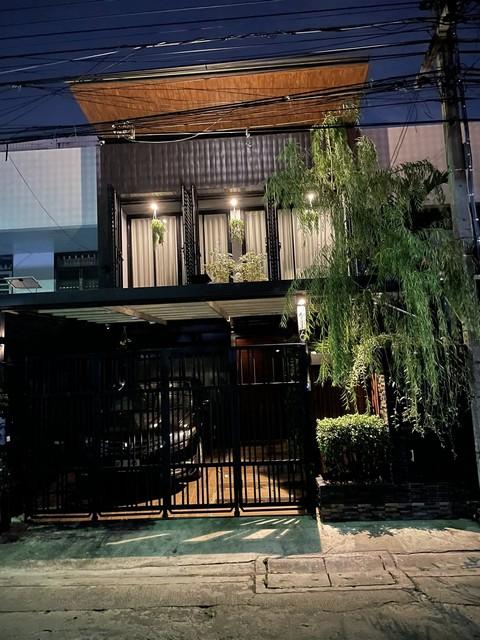 ให้เช่าโฮมออฟฟิศ2ชั้น220ตร.ม.ย่านหัวหมากรามคำแหงพระราม9ซอยรามคำแหง26-1 ใกล้ ม.ราม เดอะไนน์