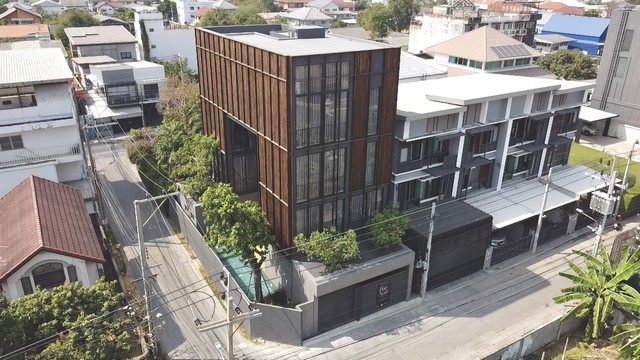 ขายพูลวิลล่า 4 ชั้น Jia Pool Residence แบบบ้าน Belinda ขนาดที่ดิน 60 ตร.วา พร้อมสระว่ายน้ำใ กล้สนามบินดอนเมือง