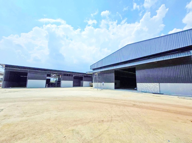 โรงงาน โกดัง คลังสินค้า ให้เช่า 1 นอน 1 น้ำใกล้ตลาดโพธิ์แจ้ 3.1 กม. แสมดำ 2.19กม.  ใกล้รร.วัดบางน้ำจืด 1.7 กม. พื้นที่ 100-8000 ตร.ม.