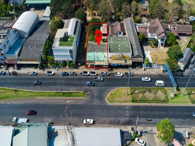 ขาย ที่ดินพร้อม บ้านสวน 189 ตารางวา ผังสีชมพู  ติดถนน 2 ด้าน!! แสงชูโต  ขาย ใกล้ทางแยกสะพานข้ามแม่น้ำแคว ถนน แควใหญ่  หน้ากว้าง 16 เมตร