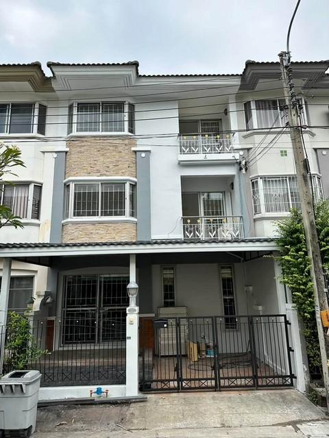 ขายทาวน์โฮม 3 ชั้น 4 นอน หมู่บ้านศุภาลัย วิลล์ เอกมัย-รามอินทรา นวลจันทร์ 64 ใกล้ทางด่วนเอกมัย-รามอินทรา