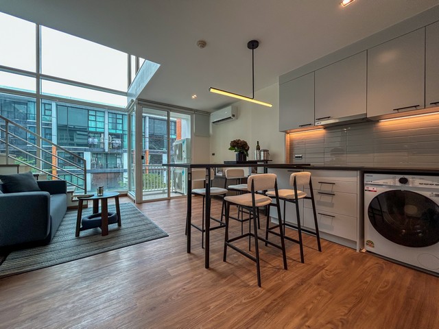 ขายคอนโด Duplex ดี 65 (สุขุมวิท 65) คอนโด D 65 Condo ใกล้ BTS เอกมัย 63.66 ตร.ม รีโนเวทใหม่ พร้อมอยู่