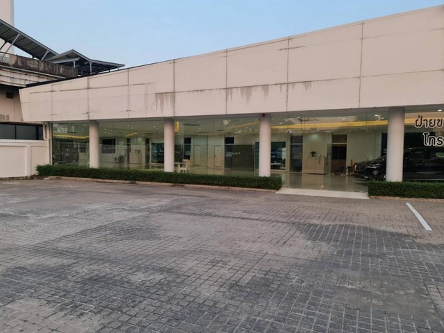 ให้เช่าอาคารโชว์รูมชั้นเดียว 353 ตรว. พื้นที่ 400 ตรม. ติดริมถนนศรีครินทร์ เหมาะทำโชว์รูม ออฟฟิศ เดินทางสะดวก