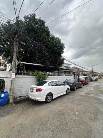 ขายที่ดินพร้อมสิ่งปลูกสร้าง ลาดพร้าว 87 แยก 20 ทำเลดีมาก