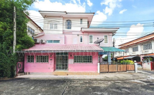 ขายด่วน ทาวน์เฮ้าส์ 2 ชั้นครึ่ง สรานนท์ ติวานนท์ - ปากเกร็ด หลังมุม