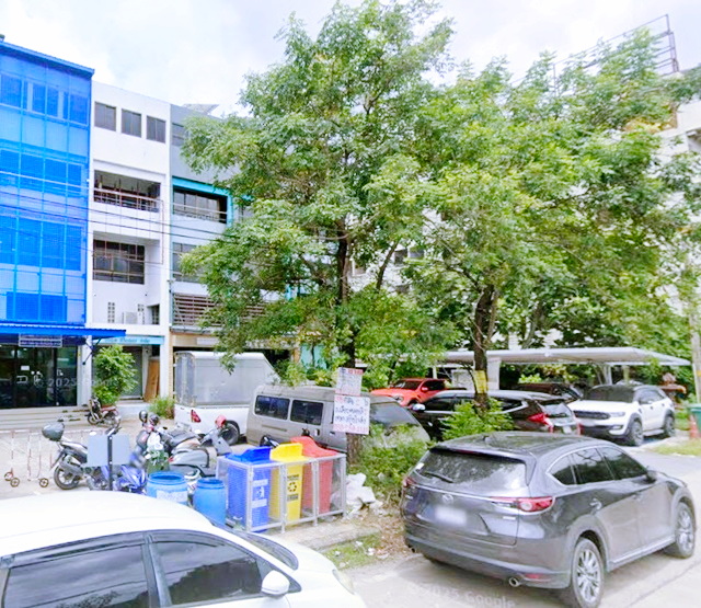 อาคารพาณิชย์ 4.5 ชั้น  Big C ลำลูกกา คลอง4  3 นอน 3 น้ำ ใกล้ BTS คูคต 900 ม.  ตลาดเอซี ลำลูกกา 1.2 กม.