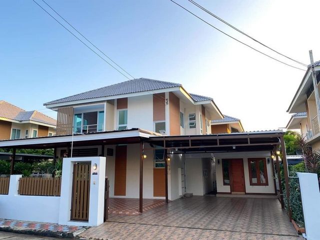 โซนหางดง ขายพร้อมผู้เช่า 4.09 ล้าน บ้านเดี่ยว 2 ชั้น รีโนเวทใหม่ เฟอร์นิเจอร์ครบ รับรายได้เดือนละ35000 บาท น้ำไม่เคยท่วม บรรยกาศเงียบสงบ