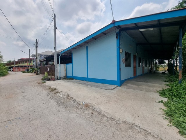 ขายหอพักหนองตำลึงชลบุรี ขายที่ดินพร้อมสิ่งปลูกสร้าง ห้องแถว 6 ห้อง  ห้องแถว จำนวน 6 ห้องนอน 6 ห้องน้ำ  บนเนื้อที่ 63 ตรว.