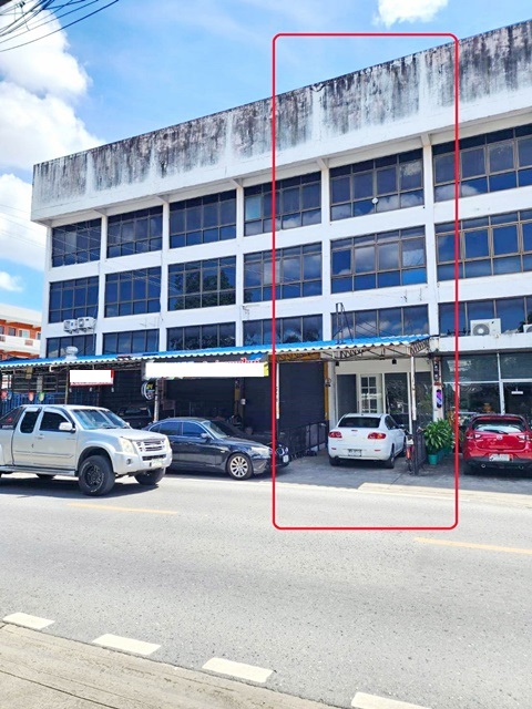 แฟชั่นไอส์ 2.6 กม. รามอินทรา109 ให้เช่าตึกพาณิชย์ 3.5 ชั้น พระยาสุเรนทร์ 23 ตรว.  318 ตรม.  โลตัส 7-Eleven 11999 บาทต่อเดือน