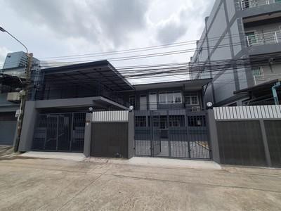 ให้เช่า บ้านเดี่ยว ย่านรัชดาภิเษก ซอย3 ทำออฟฟิศจดทะเบียนออฟฟิศได้ มีที่จอดรถ 4-6 คัน