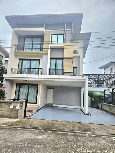 ให้เช่าบ้านเดี่ยว 3 ชั้น หลังใหญ่ โกลเด้น เพรสทีจ วัชรพล สุขาภิบาล 5 ขนาด 50 ตรว 5นอน 4น้ำ พร้อมแอร์ให้ทั้งหลัง - ghd000813R