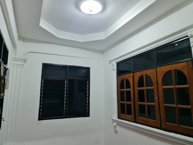 บ้านเดี่ยวเมืองสมุทรสาครให้เช่า และขาย  36 วา ชั้นเดียว ต.บางหญ้าแพรก เข้าออกได้หลายเส้นทาง น้ำไฟพร้อม