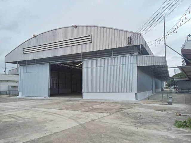 โกดัง ขนาด 400 - 1300 ตรม.  ถนนบายพาสระยอง ลานกว้าง รถบรรทุกเข้า–ออกสะดวก เหมาะสำหรับ ศูนย์กระจายสินค้า