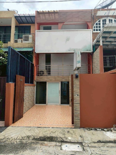 BH3800 ให้เช่าทาวน์เฮ้าส์ 3 ชั้น ตรงข้ามซอยทองหล่อ 25 | ทำเลใจกลางเมือง ใกล้ BTS ทองหล่อ | เหมาะอยู่อาศัยหรือทำโฮมออฟฟิศ