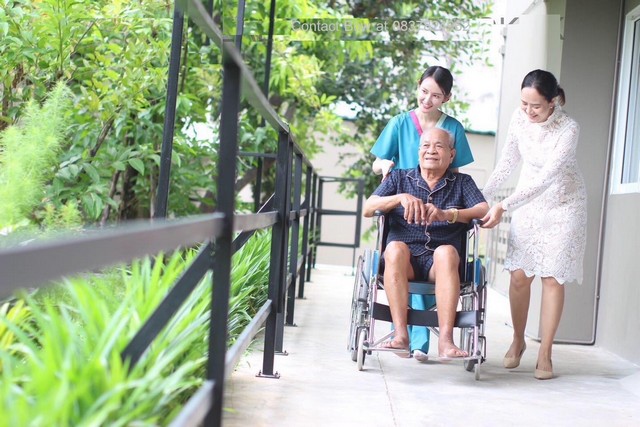 ให้เช่ากิจการศูนย์ดูแลผู้สูงอายุ เพื่อประกอบธุรกิจดูแลผู้สูงอายุ และดูแลคนไข้ฟื้นฟู ขนาดที่ดิน 2 ไร่