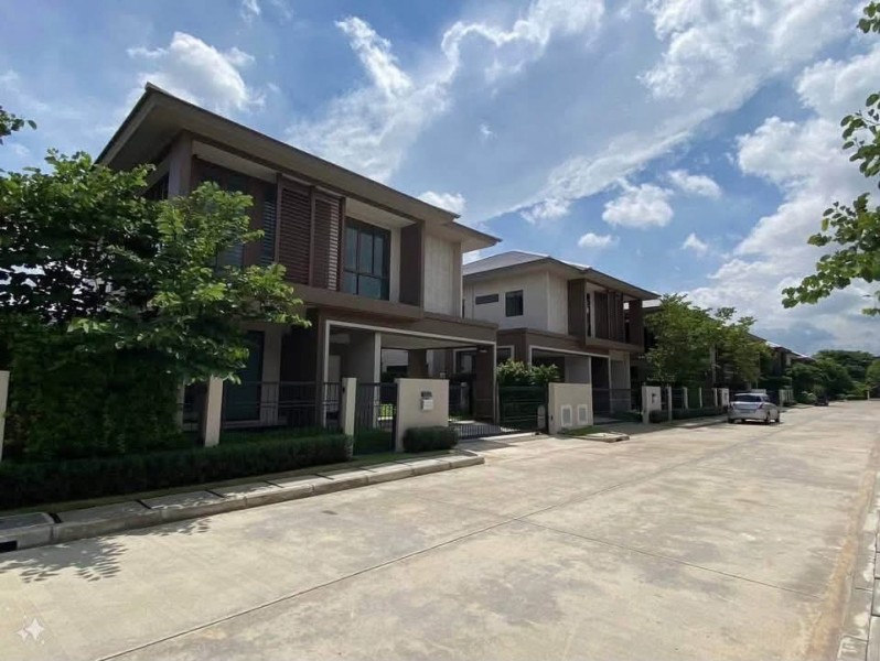 เช่าบ้านเดี่ยว 2 ชั้น บุราสิริ กรุงเทพกรีฑา เฟอร์นิเจอร์ครบ ใกล้โรงเรียนนานาชาติ Brighton College และ Wellington College
