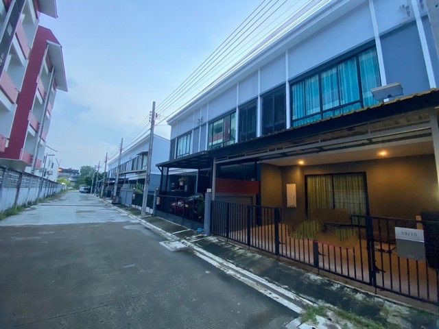 ขายทาวน์โฮม 2 ชั้น บ้านทาวน์ 68 4นอน 3น้ำ เนื้อที่ 19 ตารางวา ซอยรามคำแหง 68