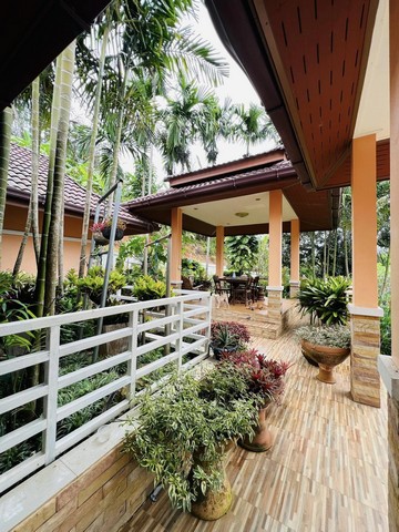 ขายหรือให้เช่าบ้านรีสอร์ทพร้อมเฟอร์ พื้นที่1-2-28ไร่ 5นอน4น้ำ ขาย5.5ลบ. เช่า40000บ. ต.สะเมิงใต้ อ.สะเมิง เชียงใหม่