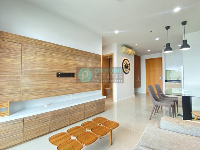Circle Condominium 1 Bedroom 1 Bathroom for Sale (A2646)