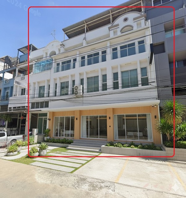 KPIS Inter Sch. 3.3กม. แอร์ใหม่ 11 ตัว เช่าอาคาร3คูหา 6ชั้น  โชว์รูม เลียบด่วนเอกมัย-รามอินทรา 3กม. รถไฟฟ้ารามอินทรา กม.9 490ม. แฟชั่น 15นอน