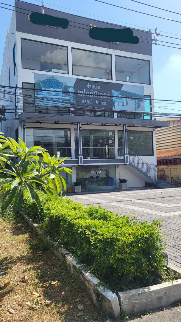 BR 1683 ให้เช่าอาคาร4ชั้น ติดถนนประดิษฐ์มนูธรรม  เลียบด่วนเอกมัย รามอินทรา ทำเลทอง เดินทางสะดวกใกล้ เลียบด่วนเอกมัย-รามอินทรา