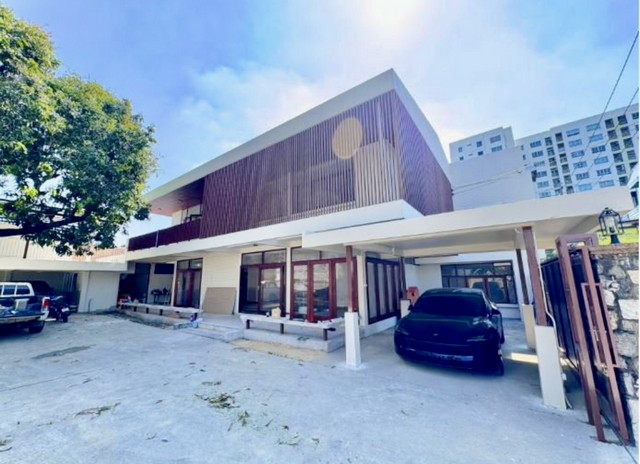 บ้านเดี่ยวใกล้สะพานพระราม8 ซอยจรัญ 44 ขนาด 500+ ตร.ม.166 ตร.วา  full renovation