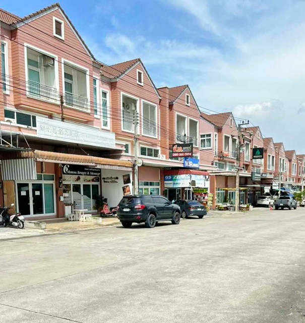 ให้เช่าอาคารพาณิชย์ 2.5 ชั้น 17ตร.วา.ทุ่งสุขลา ศรีราชา รพ.แหลมฉบัง 1.3 กม.147ตร.ม. 2น้ำ 3แอร์ ม.เกษตรศาสตร์ ศรีราชา 1กม. 2นอน