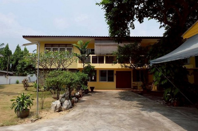 ขายที่ดิน ขายที่ดินพร้อมสิ่งปลูกสร้าง อินทามระ 1/1 พร้อมบ้านเดี่ยว 2ชั้น และ บ้านชั้นเดียว