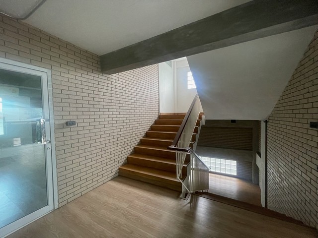 P1587 ให้เช่าอาคาร สำนักงาน ซอยพระราม 9 ซอย 43 ใกล้เดอะไนน์พระราม 9 ใกล้ The Nine  ใกล้ราชมังคลากีฬาสถาน มหาลัยรามคำแหง