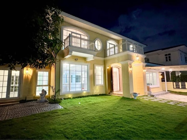 ให้เช่าบ้านเดี่ยวตกแต่งสวยหรู โกลเด้นนครา 100 ตร.ว 350 ตร.ม ถนนอ่อนนุช65 แอร์เฟอร์นิเจอร์ครบ มี3นอน4น้ำ 2 ห้องอเนกประสงค์ ราคาเช่า85000บาท