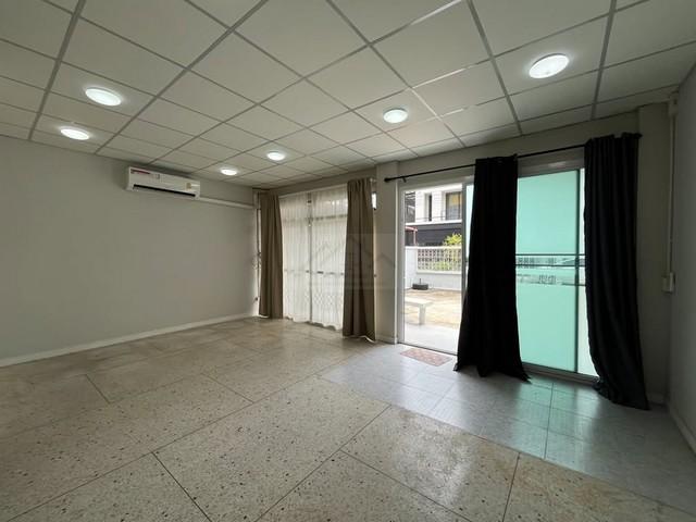 P2071 ให้เช่า โฮมออฟฟิศ 2 ชั้น พัฒนาการ ซอย 23 Renovate ใหม่ทั้งหลัง ทำเลดี ใกล้ เอกมัย ทองหล่อ