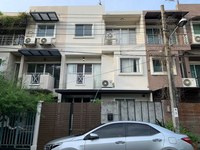 P3296 ให้เช่าทาวน์โฮม 3 ชั้น หมู่บ้านไพรเวทวิลล่า Private Villa นวมินทร์ 135 พร้อมเข้าอยู่ต้นเดือนมิถุนายน เหมาะพักอาศัย