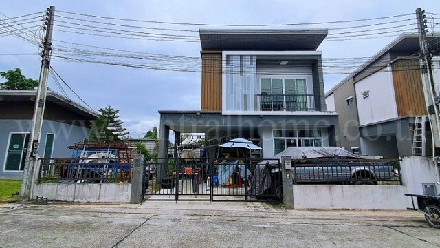 บ้านเดี่ยวหลังเดียวใน ม.ทริโอทาวน์ อัสสัมชัญ ศรีราชา ราคาถูกกว่าบ้านแฝด