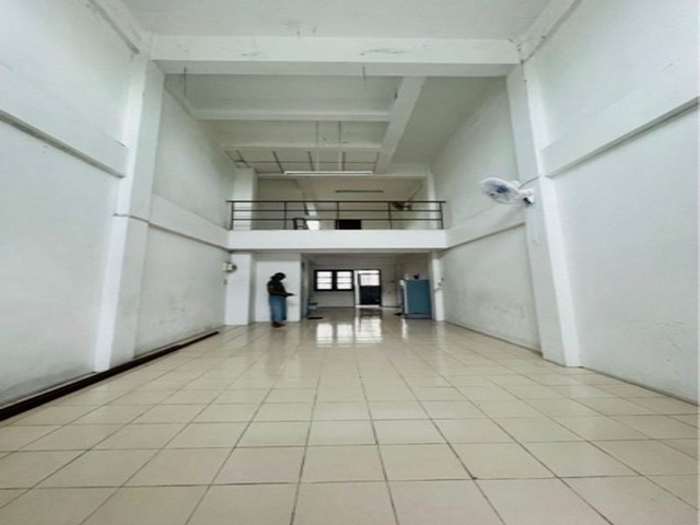 ให้เช่า อาคารพาณิชย์ เส้นศรีราชา-หนองค้อ ทำเลดี ติดถนนหลัก TP-C1843