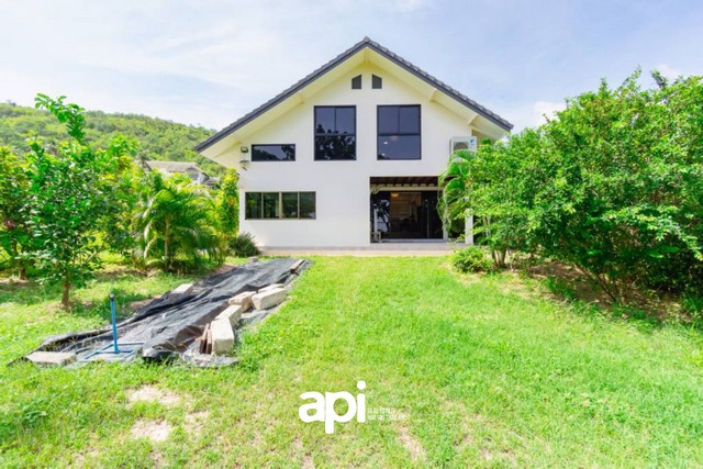 บ้านเดี่ยวสุดหรูติดสนามกอล์ฟปาล์มฮิลส์  วิวแฟร์เวย์กอล์ฟโดยตรง  ส่วนตัว  กว้างขวาง 15 นาทีจากหัวหิน  ชะอํา