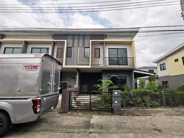 ขายทาวน์เฮ้าส์  หมู่บ้านเดอะ คอนเนค 29 สุวรรณภูมิ 2 ซอยกิ่งแก้ว 37 สมุทรปราการ