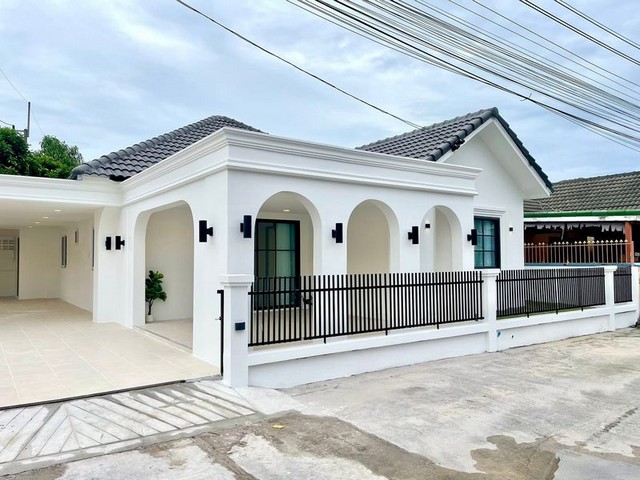 ขายบ้านเดี่ยวชั้นเดียวใกล้เครือสหพัฒน์ ขายบ้านเดี่ยวใกล้แหลมฉบัง ศรีราชา ชลบุรี ขายบ้านใกล้นิคมปิ่นทอง1 รีโนเวทใหม่  60 ตารางวา 3 นอน 2 น้ำ