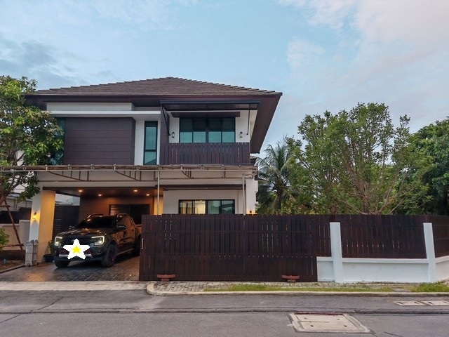 ขายบ้านเดี่ยว 2 ชั้น 69 ตรว. เลค วิว พาร์ค วงแหวนบางนา หลังแรกหัวมุม ใกล้ป้อมยาม ตรงข้าม Mega Bangna บ้านสวนสวย รีโนเวตใหม่ พร้อมเข้าอยู่