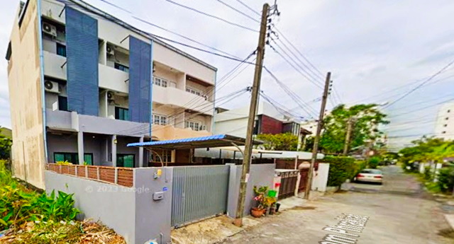 รพ. สินแพทย์ ศรีนครินทร์ 800ม.  สวนหลวง ร.9 900 ม.ให้เช่าทาวน์เฮ้าส์ 4 นอน MRT ศรีอุดม 1กม. รถไฟฟ้าสายเหลือง 3 ชั้น จอดรถ 2 คัน