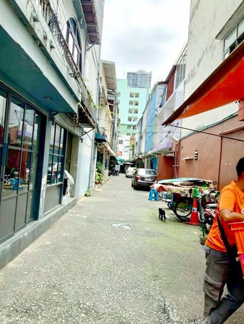 ถ.เพชรบุรี1-11 BTS พญาไท 320 ม. ปล่อยเช่าอาคารพาณิชย์  3 ชั้น 12 ตร.วา. 145 ตร.ม. 3 นอน 2 น้ำ ตลาดประตูน้ำ 1.9 กม.