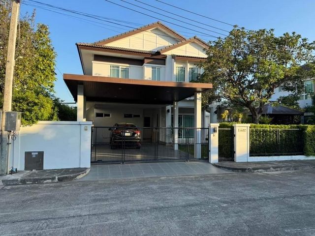 สีวลี #เลควิว #แม่เหียะ ลดราคาขาย 12.9 ล้าน บ้านเดี่ยว 2 ชั้น #เฟอร์นิเจอร์ครบ ทำเลดี ใกล้สนามบินเชียงใหม่ หิ้วกระเป๋าพร้อมเข้าอยู่ได้เลย