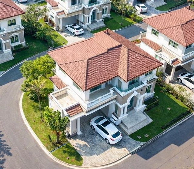 เดอะมอลล์ ท่าพระ สาทร-ราชพฤกษ์ BTSบางหว้า 900ม. คฤหาสน์ บ้าน4นอน 3น้ำ 97ตร.วา. 292ตร.ม  ย่านภาษีเจริญ