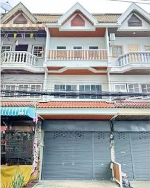 ให้เช่าอาคารพาณิชย์ 3 ชั้น ม.เกริก รามอินทรา กม.2  รามอินทรา11-17 เซ็นทรัล รามอินทรา 1.7 กม.รีโนเวทใหม่ทั้งหลัง 18 ตร.วา.