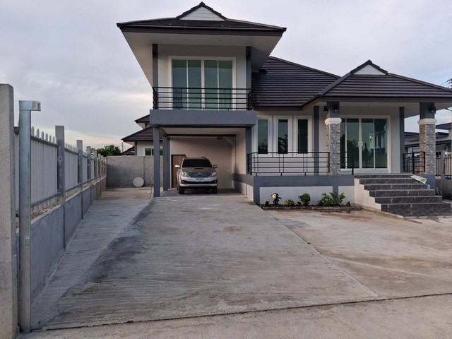 ขายบ้านเดี่ยวชั้นครึ่งสไตล์โมเดิร์น อำเภอนครชัยศรี จังหวัดนครปฐมเนื้อที่ 105 ตารางวา