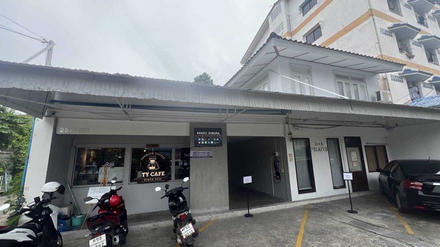 ให้เช่า ​สำนักงาน/ร้านกาแฟ 30 ตรม.​ ชั้น​ 2 ซอยปรีดี​ 13 ถนนสุขมวิท 71 โครงการ ซอยปรีดี​ 13